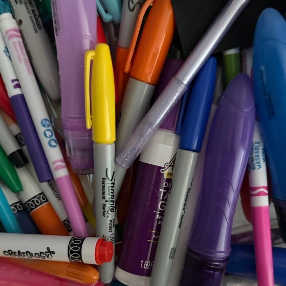 Assorted Permanent Markers and Highlighters Set